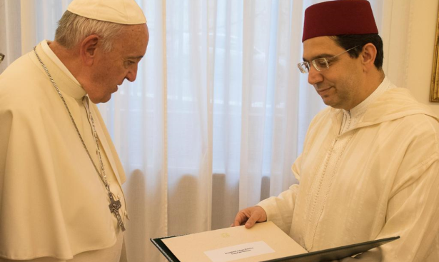 الملك محمد السادس يبعث رسالة إلى فرانسيس بابا الفاتيكان