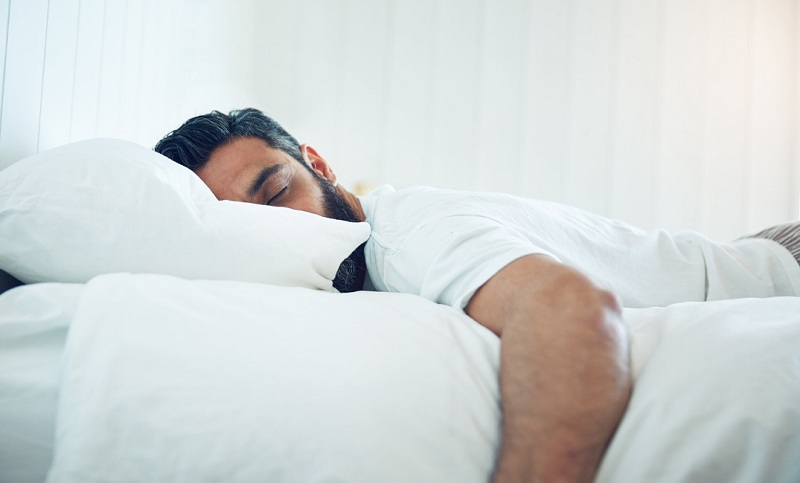 10 نصائح طبية لنوم مريح وعميق (تقرير)
