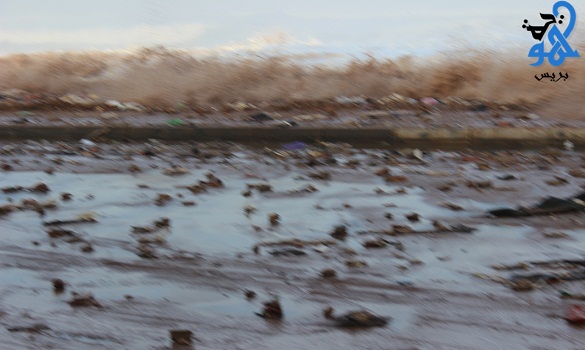 مدّ بحري يملأ الشريط الساحلي لحي سيدي موسى بسلا أتربة وحجارة مدّ بحري يملأ الشريط الساحلي لحي سيدي موسى بسلا أتربة وحجارة