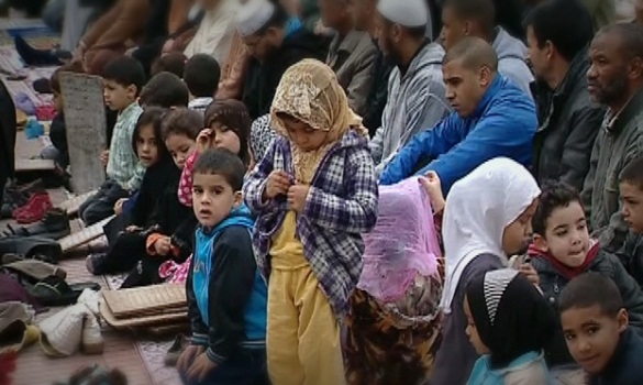 صلاة الاستسقاء.. المغاربة بالمصليات والمساجد يسألون الله الغيث