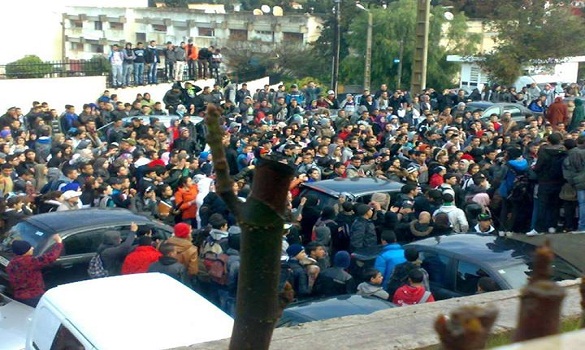 خروج التلاميذ في مسيرات حاشدة استنكارا لبرنامج مسار خروج التلاميذ في مسيرات حاشدة استنكارا لبرنامج مسار