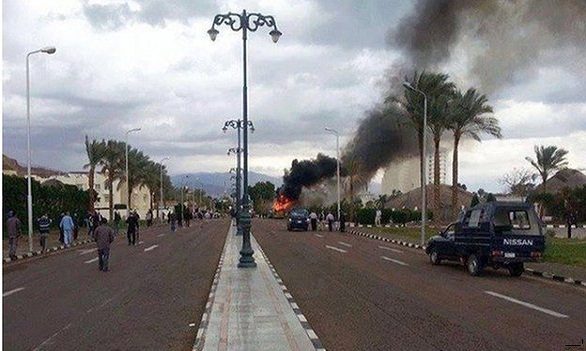 انفجار حافلة سياحية في سيناء بمصر والصهاينة يعرضون مساعدتهم