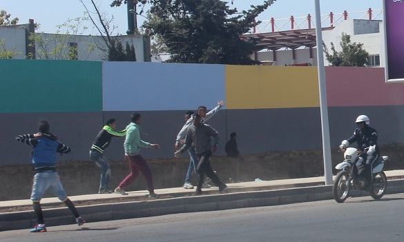 من شغب الملاعب إلى إجرام الملاعب (صور حصرية من سلا)