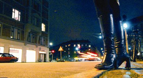 جريدة «الأحداث» تحرض على التحرش بالمنتقبات جريدة «الأحداث» تحرض على التحرش بالمنتقبات