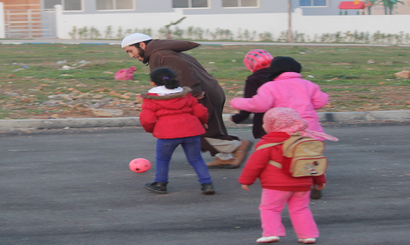 رد على جريدة «الأحداث».. كيف يربي المتدينون أبناءهم؟