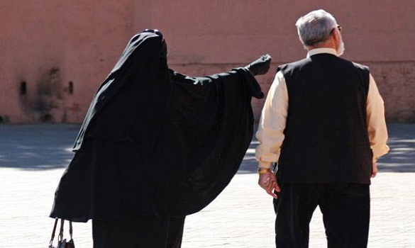 جريدة «الأحداث» تحرض على التحرش بالمنتقبات جريدة «الأحداث» تحرض على التحرش بالمنتقبات