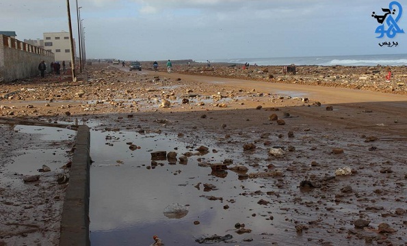 مدّ بحري جديد يضرب ساحل حي سيدي موسى بمدينة سلا