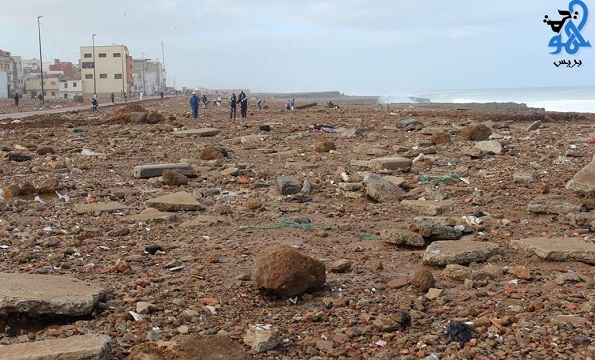 مدّ بحري جديد يضرب ساحل حي سيدي موسى بمدينة سلا