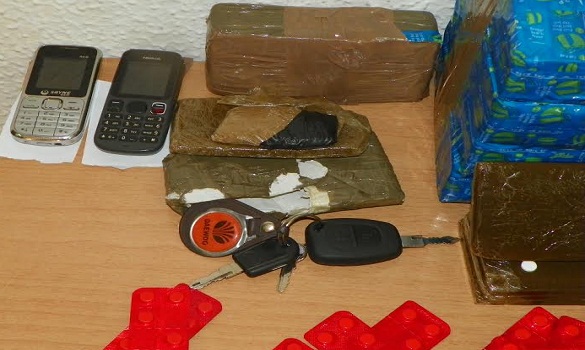 تفكيك عصابة إجرامية بوجدة وبحوزتها 2400 قرص مهلوس ومخدر الشيرا