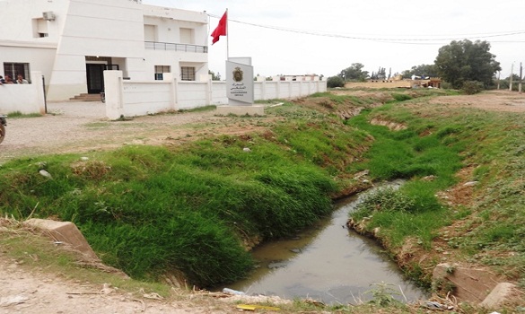 معاناة مستمرة لساكنة أحد الدواوير بإقليم الفقيه بن صالح من مياه الصرف الصحي معاناة مستمرة لساكنة أحد الدواوير بإقليم الفقيه بن صالح من مياه الصرف الصحي