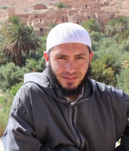 إبراهيم بيدون يومية «الأحداث» لازالت مصرة على توظيف الكاريكاتير للتنقص من علماء الأمة وأحكام دينها