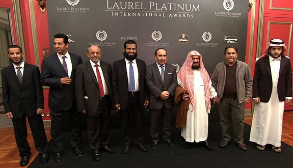 الشيخ الفوزان يتسلم وسام ودرع الإكليل الذهبي بإسبانيا تتويجا لقناته قرطبة