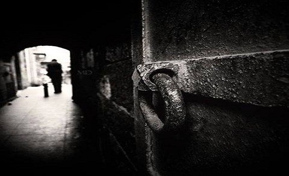 ولكن الوعاظ في الرشيدية لا مساجد لهم؟؟