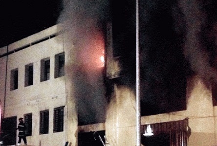 خسائر مادية هامة دون ضحايا في حريق بوحدة صناعية بالدار البيضاء