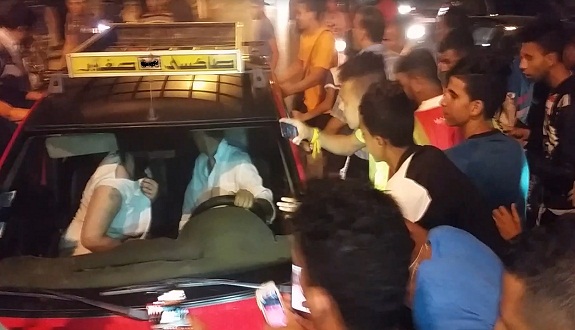 بالفيديو: «مواطنون بينهم ملتحي يحاولون قتل «مثلي» وسط فاس»