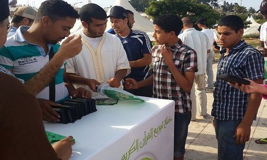 حملة لتوزيع المصاحف بمدينة سلا.. للدعوة إلى الإقبال على القرآن واجتناب هجره