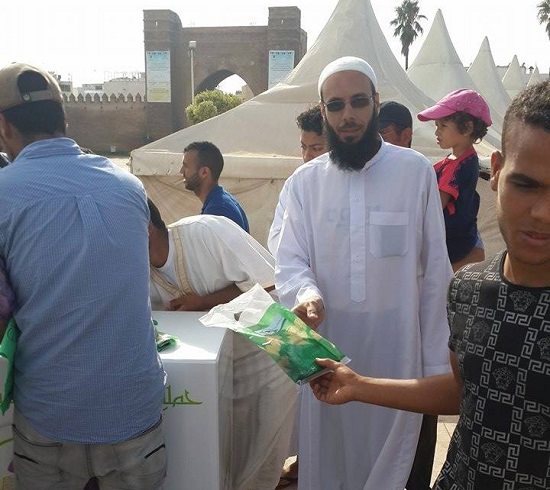 حملة لتوزيع المصاحف بمدينة سلا.. للدعوة إلى الإقبال على القرآن واجتناب هجره