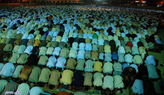 صور المقرئ مصطفى الغربي يمتع ساكنة سلا في مصلى حي الإنبعاث