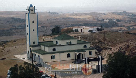 الشيخ المدغري يجتمع بأهالي دوار الزاوية بأركمان الناظور ويحثهم على نبذ الفرقة