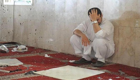 17 قتيلا في تفجير بمسجد المركز الأمني بعسير (صور أولية)