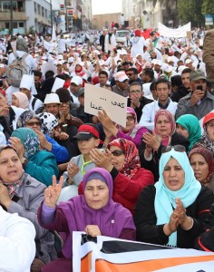 بالفيديو.. آباء وأمهات الأساتذة المتدربين يطالبون بإلغاء المرسومين المشؤومين