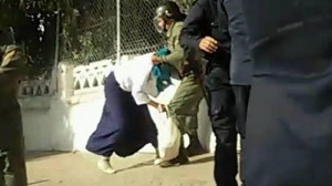 مئات الأساتذة المتدربين بالجهة الشرقية ينظمون مسيرة جابت شوارع وجدة 