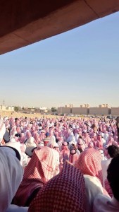 صور الجموع الغفيرة التي شيعت جنازة الشيخ صالح الحمودي