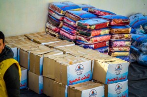 100 أسرة تستفيد من حملة «جمعية الفجر الثقافية والاجتماعية» «الدفء للجميع»