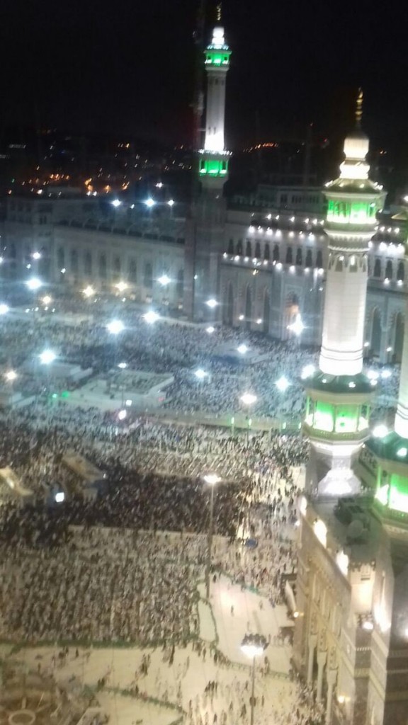 بالصور.. أكثر من مليوني مصل يشهدون ختم القران الكريم بالمسجد الحرام