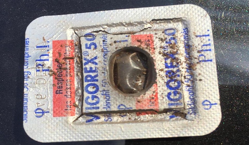 بالصور.. غابة المعمورة تئن تحت وطأة قنينات الخمر والنفايات والأزبال