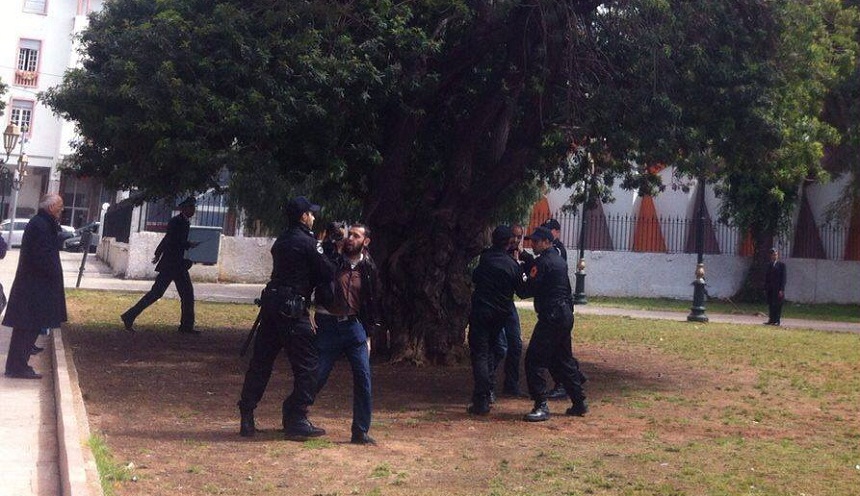 تدخل أمني عنيف اليوم في حق الأساتذة المرسبين في ساحة البريد بالرباط