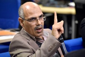 الكنبوري: استمرار العنصر على رأس حزب الحركة الشعبية دليل على أن 90% من أوراق الأزمة بيد "النخبة"