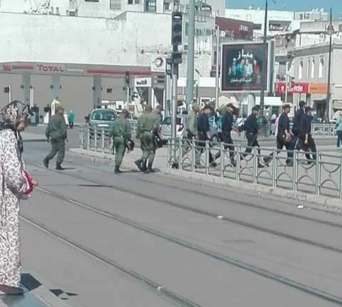 مطاردة أمن الرباط لأساتذة البرنامج الحكومي في الشوارع واعتقالات وإصابات في صفوفهم