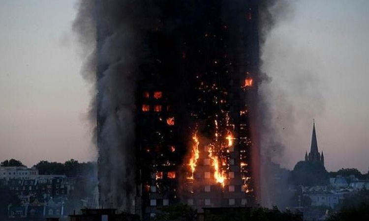 الشرطة البريطانية: 58 شخصا قتلوا على الأرجح في حريق برج لندن