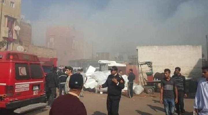 إخماد الحريق الذي شب في سوق شعبي بالدار البيضاء