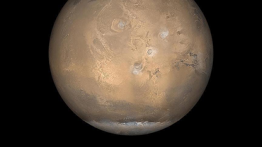 ثاني أكسيد الكربون وراء تشكل الأخاديد على سطح المريخ (دراسة)