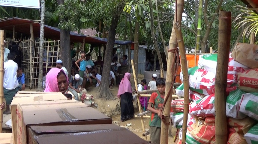 بالصور والفيديو.. وفد من مسلمي هولندا على رأسهم د. رشيد نافع يقومون بحملة إغاثية للروهينيغا في البنغلاديش