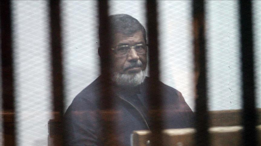 نجل مرسي يتهم السيسي ومسؤولين في نظامه بقتل والده