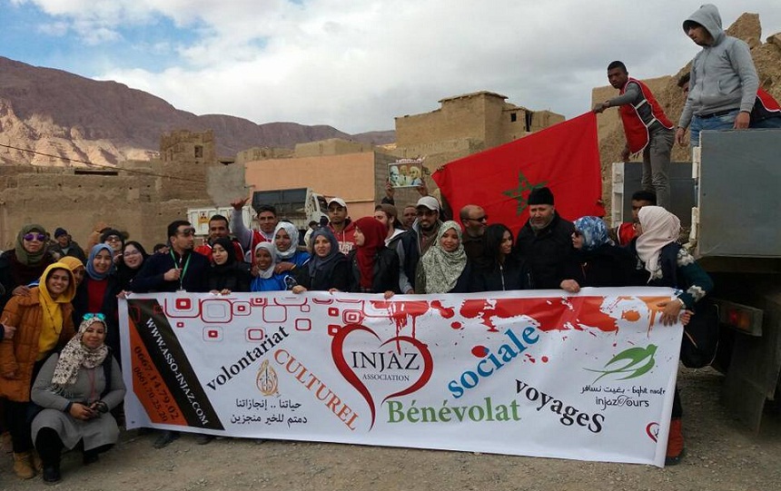 جمعويو إنجاز السلوية تحاصرهم الثلوج بالريش بعد إيصالهم لمساعدات إلى كلميمة، ونداء مستعجل لفك حصارهم