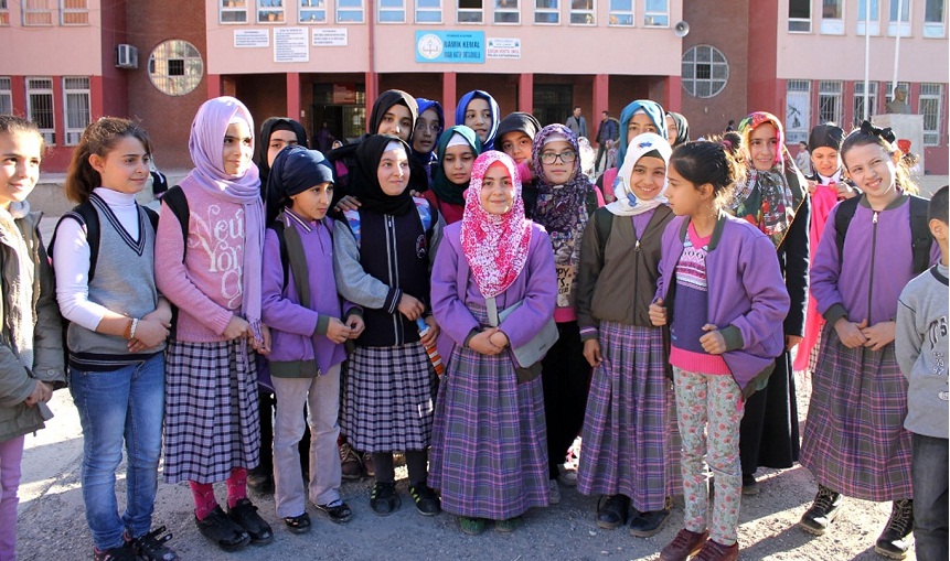 من الحظر إلى الواجهة…كيف أضحت تركيا البلد الأكثر احتضاناً للمدارس الشرعية؟