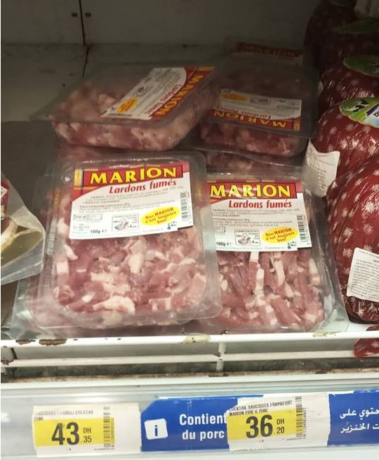 بالصور.. لحم الخنزير يباع بمتجر كارفور بسلا في نفس رفوف اللحوم الحلال!!
