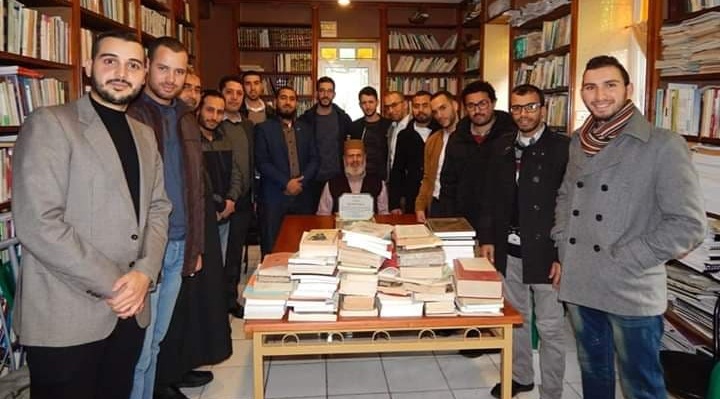 بالصور.. طلبة "ماستر الفكر المقاصدي والاجتماعي بالسياق المعاصر" في زيارة للدكتور عبد الله الشارف