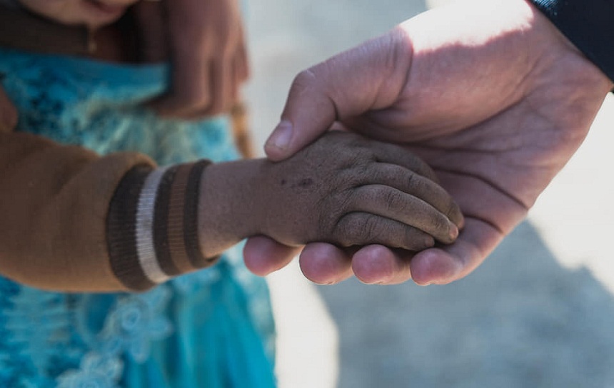 صورة.. يد طفلة مغربية!!