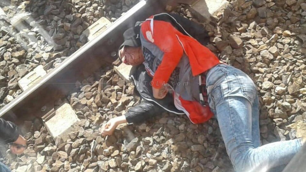 شاب يقفز من القطار بسبب عدم توفره على تذكرة