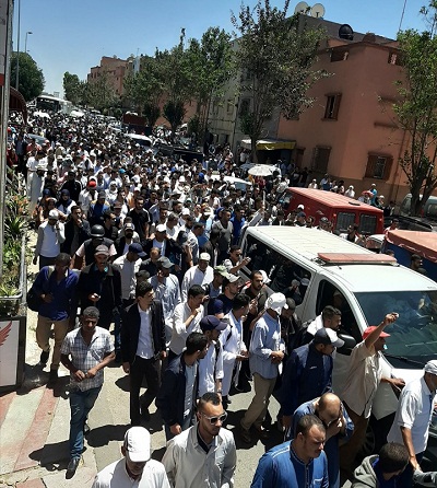 بالصور.. جنازة مشهودة للأب الروحي لـ"أساتذة التعاقد" السيد عبد الله حجيلي -رحمه الله-