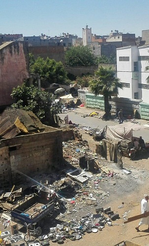 ساكنة قطاع الفتح بمقاطعة العيايدة بسلا تنتفض ضد الجوطية وتحويل أزقتهم لمكب للخردة والمتلاشيات (صور)