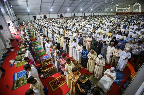 صور رائعة تبهج النفس للأعداد الكبيرة للمصلين في ليلة السابع والعشرين بمصلى حي الإنبعاث بسلا