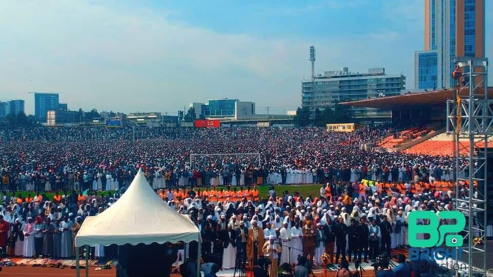 بعد أن أصبح الرئيس مسلما.. مشاهد من العيد في "أديس أبابا" تفرح القلب (صور)