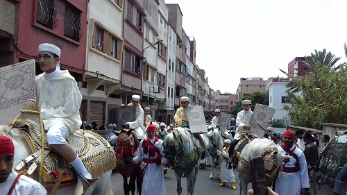 صور رائعة لفرسان بعد ختمهم حفظ كتاب الله تعالى بكتاب الإمام نافع بعين الشق بالدار البيضاء