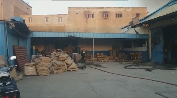 بالصور والفيديو.. حريق يلتهم مصنعا لصنع الكراسي والكنبات بحي الرحمة بمدينة سلا